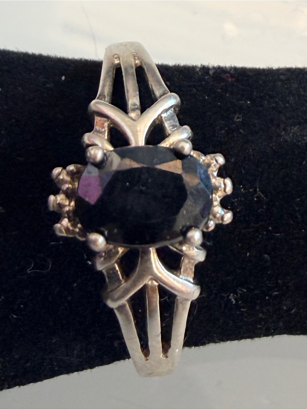 Sterling Silver Black Oval Stone Split-Shank Ring